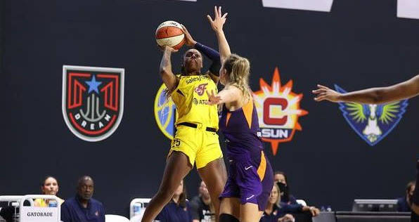 山貓強(qiáng)勢出擊，WNBA賽場上的輝煌勝利——96分創(chuàng)紀(jì)錄之戰(zhàn)