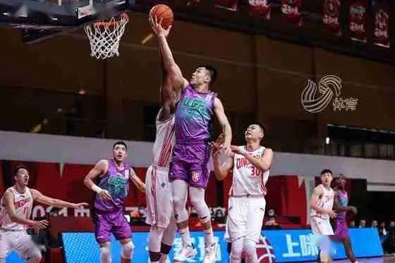 青島三人男籃解散背后，挽留內(nèi)線核心張揚(yáng)，未來何去何從？