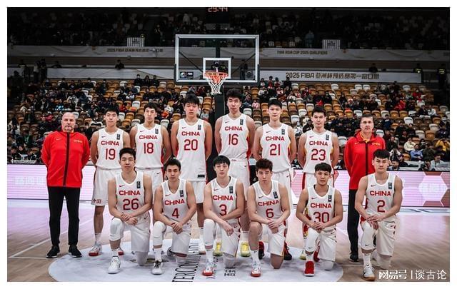 日本男籃的戰(zhàn)術(shù)困境，小快靈風(fēng)格背后的外線不穩(wěn)定因素研究