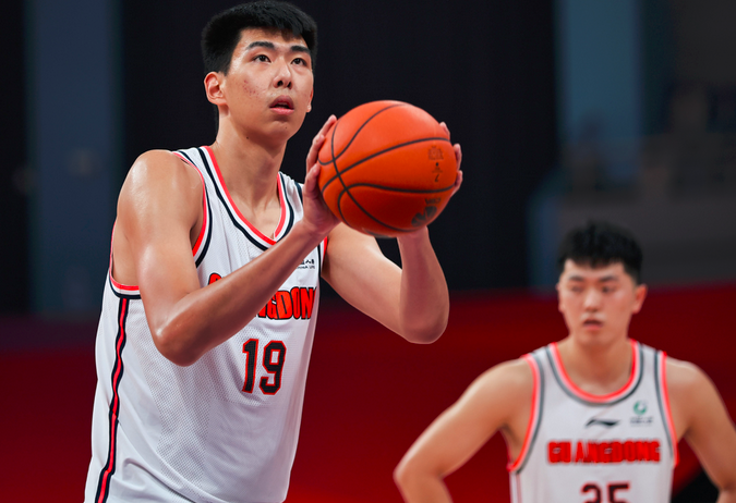 廣東男籃重磅交易疑云，陳國豪轉(zhuǎn)會(huì)費(fèi)千萬懸案及三方交易達(dá)成的不確定性