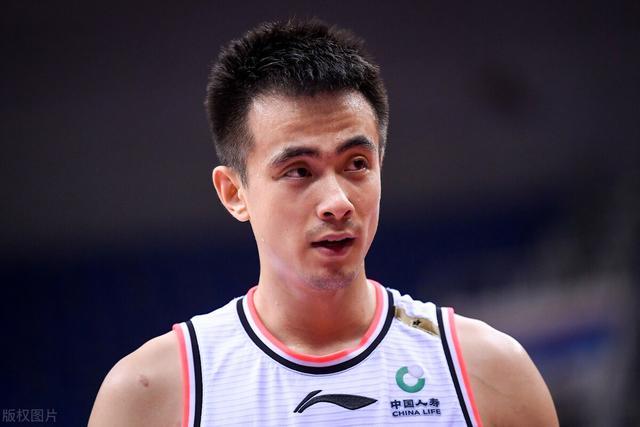 趙繼偉閃耀NBA賽場，三分球神勇，助攻盤活全隊，引領(lǐng)球隊走向勝利