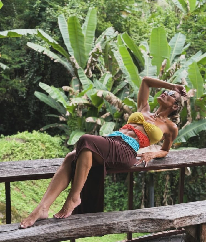 建議，無(wú)眉大俠維拉紐瓦曬與健美妻子甜蜜合照，恩愛(ài)秀不停