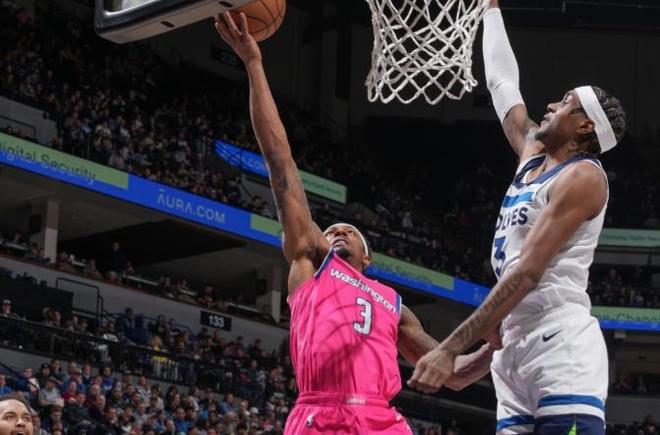 克內(nèi)克特大心臟三分絕平，末節(jié)加時砍下25分率隊(duì)逆轉(zhuǎn)，NBA賽場激情燃燒