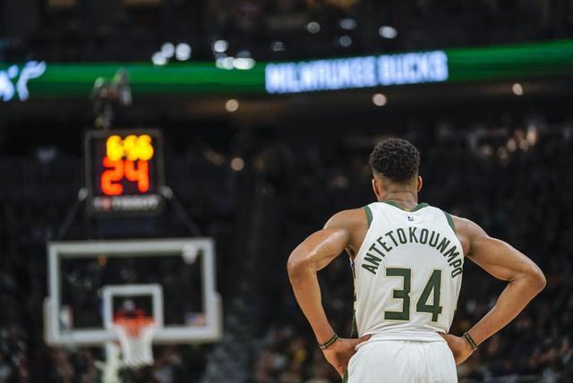 雄鹿妙手回春，僅耗290萬便留住字母哥，這波操作我給滿分