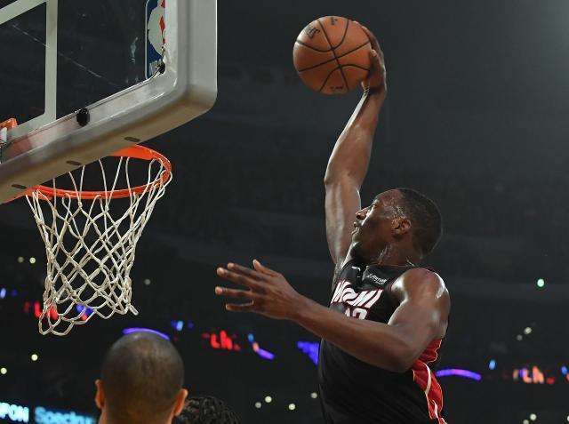 熱火傳奇再聚首，阿德巴約與阿賈攜手出席韋德雕像揭幕盛典