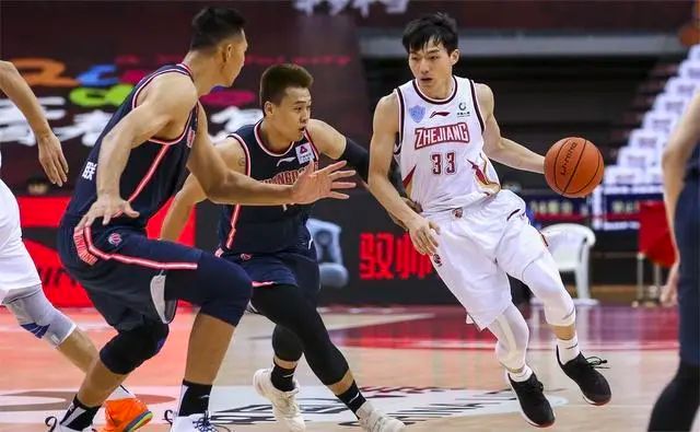 重磅！中國男籃隊(duì)長趙睿正式加盟北京男籃，將身披24號(hào)戰(zhàn)袍翱翔賽場