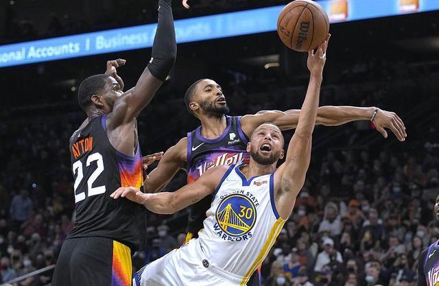 勇士首節(jié)爆發(fā)，36分震撼全場，庫里引領(lǐng)瘋狂進(jìn)攻浪潮