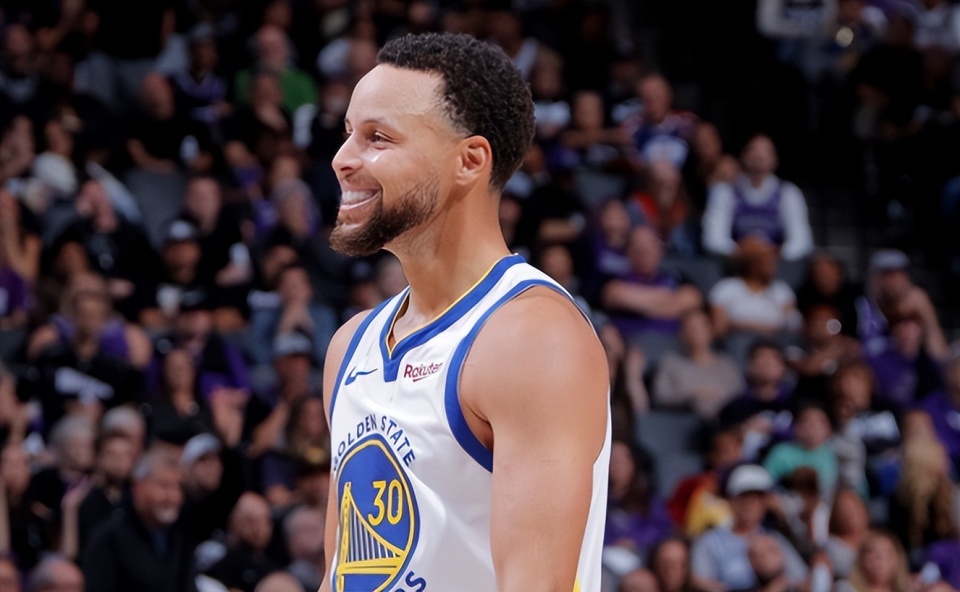 勇士首節(jié)爆發(fā)，36分震撼全場，庫里引領(lǐng)瘋狂進(jìn)攻浪潮