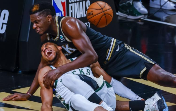 字母哥帶傷決戰(zhàn)總決賽，膝蓋之險(xiǎn)，英雄之決心