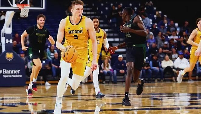 克內克特瘋狂反擊！NBA流言板熱議，獨攬全隊20分驚艷全場