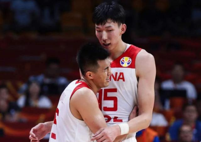 再見周琦，中國男籃新領(lǐng)袖嶄露頭角，57中44的官方認證