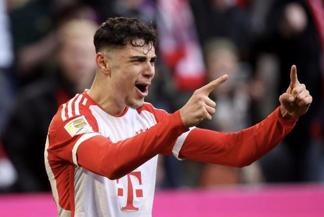 朝著復(fù)出邁進(jìn)！帕夫洛維奇參加拜仁今日熱身，重返賽場指日可待