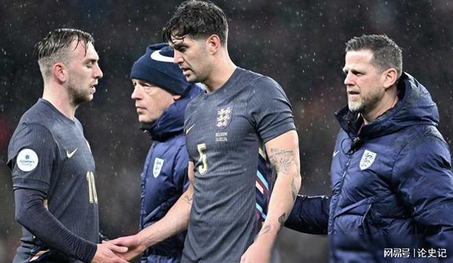 貝林厄姆家庭的堅(jiān)守與犧牲，分居兩地只為守護(hù)雙子的成長之路