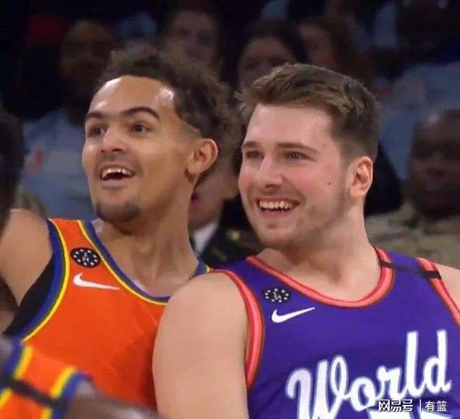 東契奇防守遭遇爭(zhēng)議，飛身封蓋被吹防守犯規(guī)，身背兩次犯規(guī)引熱議