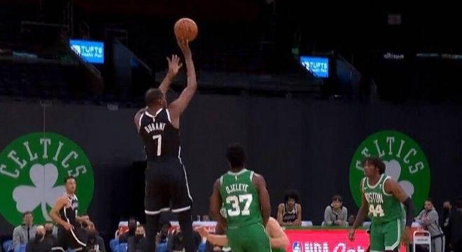 流言板NBACentral，訓(xùn)練營啟幕之際，眾球星仍為自由之身