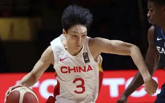 朱正觀察，胡明軒在男籃亞洲杯決賽展現(xiàn)強(qiáng)硬實(shí)力