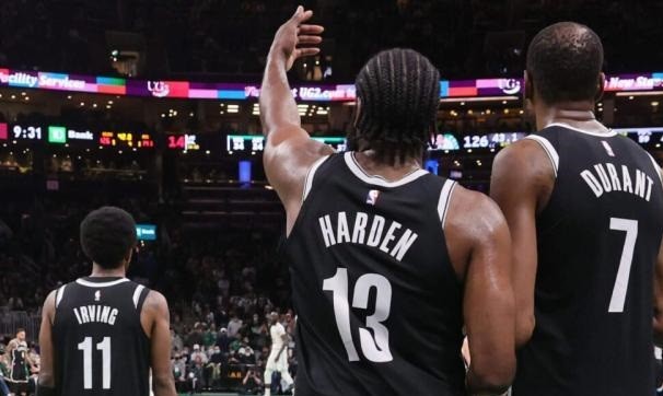 閃耀全場，中鋒巨星加爾扎獨攬29分9籃板，引領球隊走向勝利