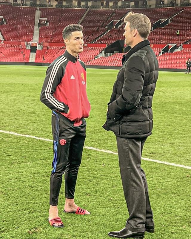 NFL傳奇布雷迪質(zhì)疑執(zhí)教水平引發(fā)爭議，魯尼強(qiáng)勢回應(yīng)，不公平的言論