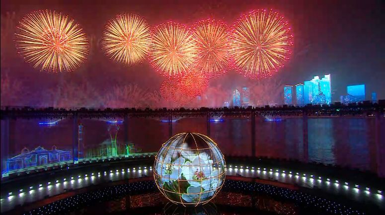 情久戰(zhàn)隊，煙火與遠方的較量——堅韌不屈的小強精神