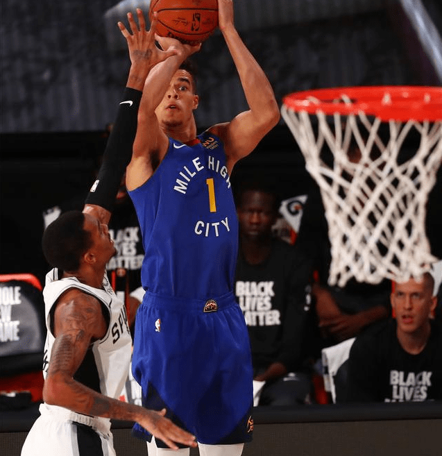 小波特的心動(dòng)時(shí)刻，初戀情懷與NBA球員的糾葛