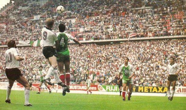 廖三寧超時拋傳，余嘉豪空接成空，進球無效引發(fā)爭議