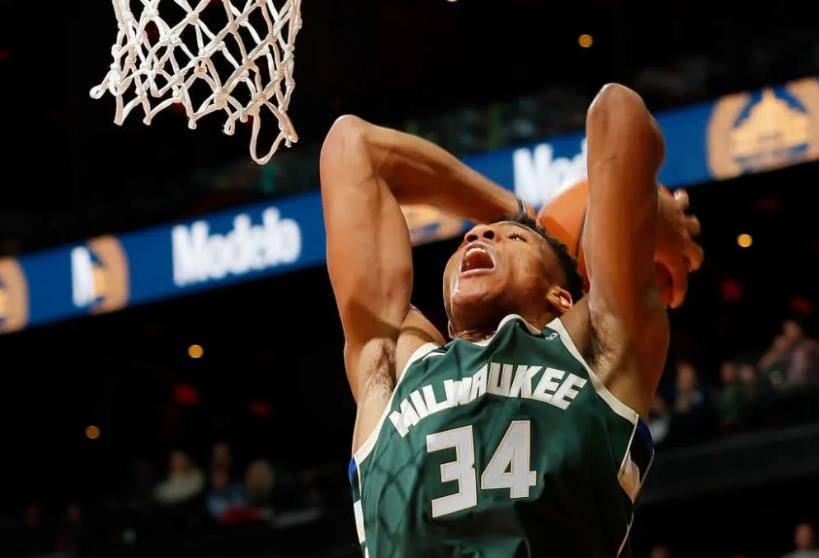 NBA巨星杜蘭特與字母哥，身高巨人的均衡力量