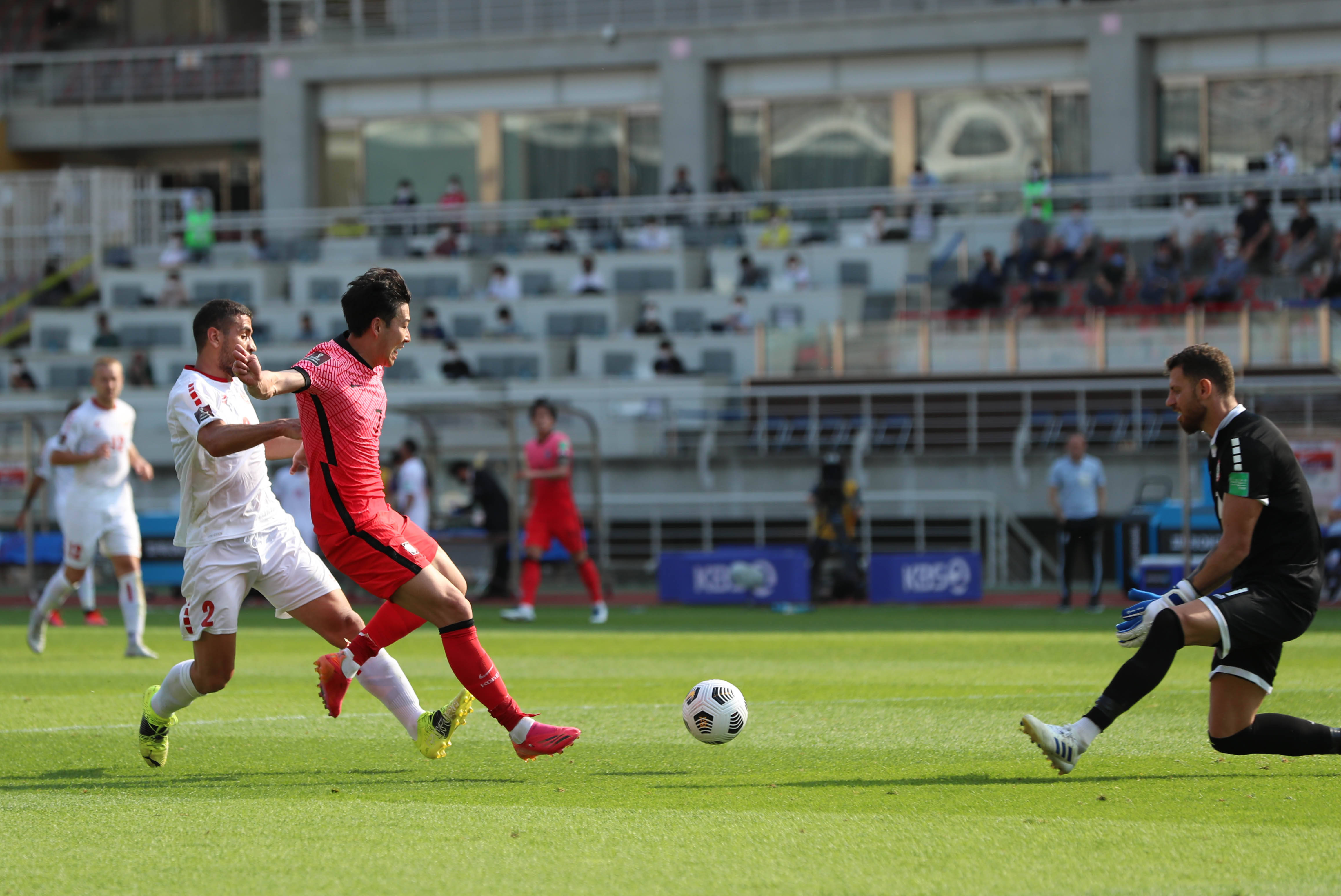莫拉塔破繭而出，躍居西班牙國家隊歷史射手榜第四位，37球的榮耀時刻