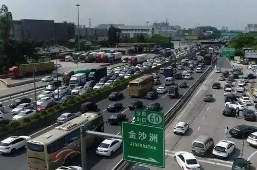假期錯(cuò)峰返程，5公里路程竟堵車40分鐘！揭秘返程高峰期背后的真相