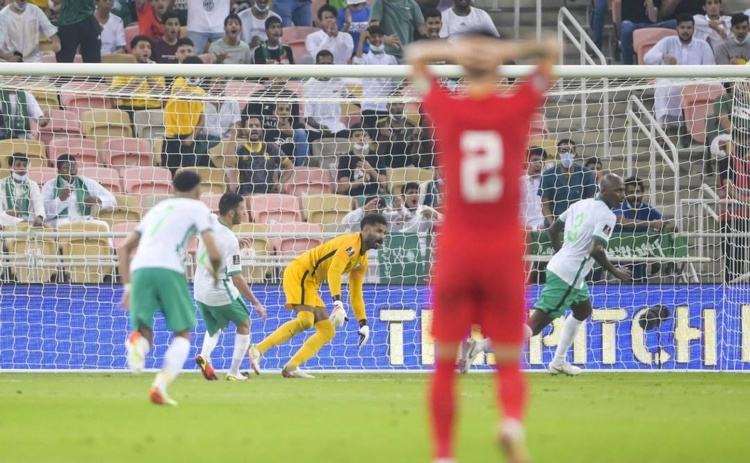 陳蒲邊路獨(dú)舞，犀利傳球助瓦科搶點(diǎn)頭球破門——NBA賽場上的精彩瞬間