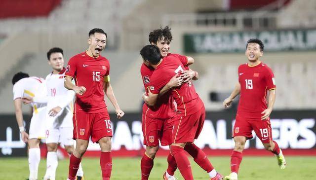 中國隊展現(xiàn)強(qiáng)勢表現(xiàn)，上半場滿分，下半場開局頂住壓力，70分鐘持續(xù)閃耀