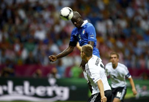 意乙帕多瓦對巴洛特利有意難成現(xiàn)實，轉(zhuǎn)會傳聞背后的挑戰(zhàn)與困境