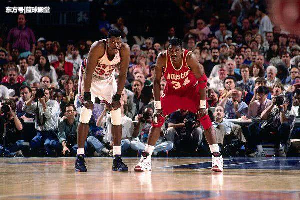 傳奇對(duì)決，奧拉朱旺親臨現(xiàn)場(chǎng)，中國(guó)男籃迎戰(zhàn)約旦挑戰(zhàn)