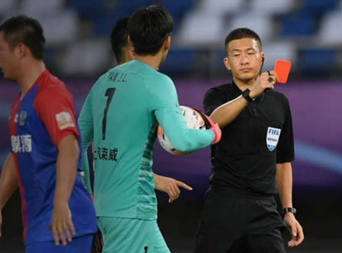 再次失利！對手94分鐘絕殺，顏駿凌撲救不及，球隊遭遇重大挑戰(zhàn)