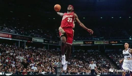 詹姆斯加冕時(shí)刻回顧，托布真成焦點(diǎn)，籃球傳奇的瞬間定格