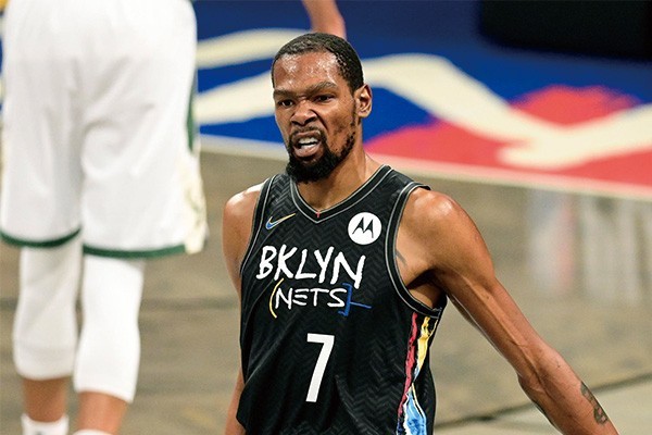 閃耀NBA賽場(chǎng)，多諾萬(wàn)·米切爾獨(dú)攬19分2籃板5助攻，引領(lǐng)球隊(duì)勝利流言板