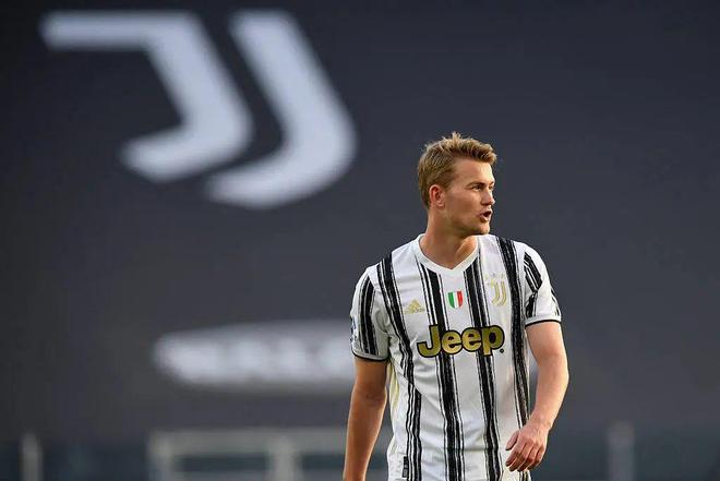 滕哈赫與德里赫特，血跡已干，離場之謎及其背后故事