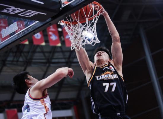 趙睿閃耀NBA賽場，無愧中國男籃隊長之稱號——首功之臣的榮耀時刻