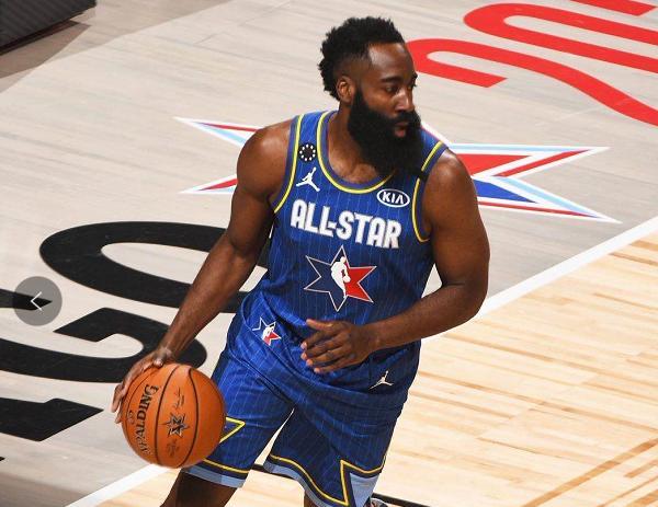 約克雷斯閃耀賽場，兩球一突破與一次遺憾錯失，彰顯無盡潛力