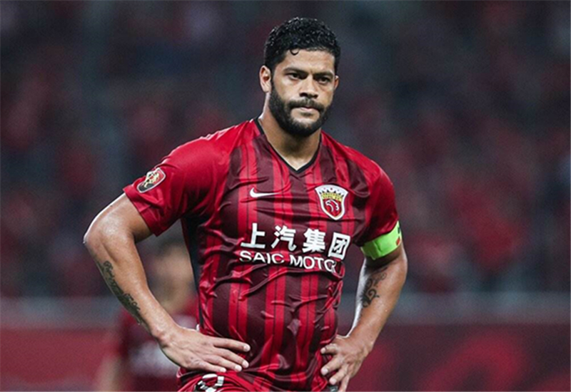 約克雷斯閃耀賽場，兩球一突破與一次遺憾錯失，彰顯無盡潛力