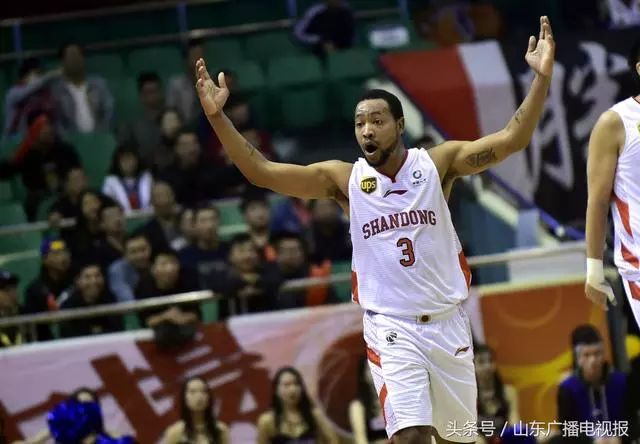 美國(guó)球星古德溫閃耀CBA賽場(chǎng)，獨(dú)得30分助力山西隊(duì)豪取四連勝