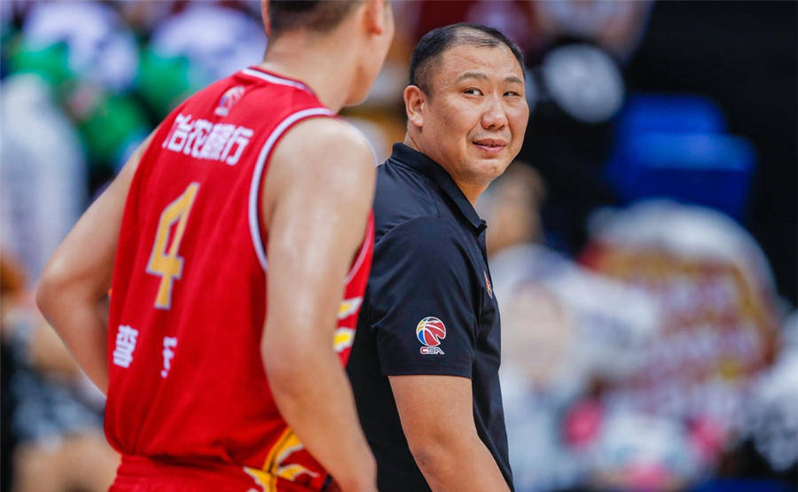 王勤伯視角，小城歐超杯的絢爛瑕疵，詮釋不完美的籃球魅力