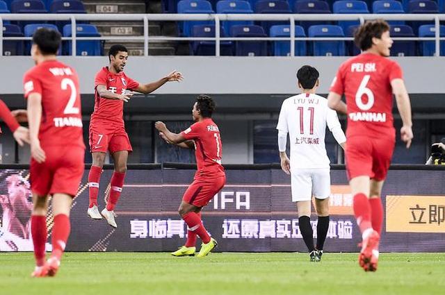 越位在先，帕爾默開(kāi)場(chǎng)破門(mén)被VAR取消，NBA賽場(chǎng)上的爭(zhēng)議瞬間