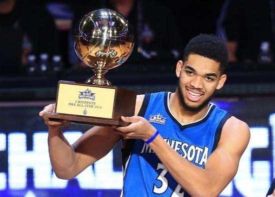 紐卡關注狼隊前鋒拉爾森，亞特蘭大緊盯霍伊倫，轉會流言板熱議焦點