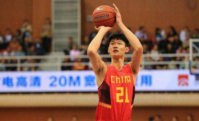 中國(guó)男籃新星胡金秋閃耀NBA賽場(chǎng)，四場(chǎng)三次獲全場(chǎng)最佳，成為中流砥柱！