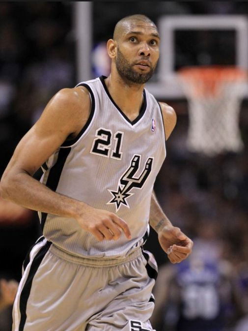 弗格閃耀NBA賽場(chǎng)，以無(wú)解跳投與高效表現(xiàn)斬獲FMVP風(fēng)采，全場(chǎng)爆砍39分5板8助