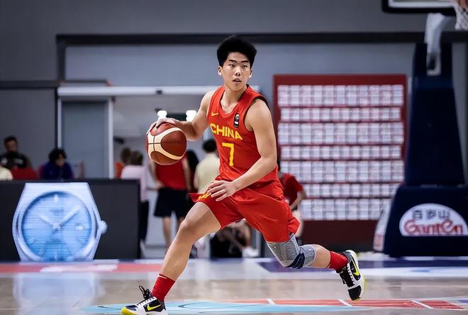 胡金秋，為胸前的CHINA拼盡全力，永不停步的籃球榮耀