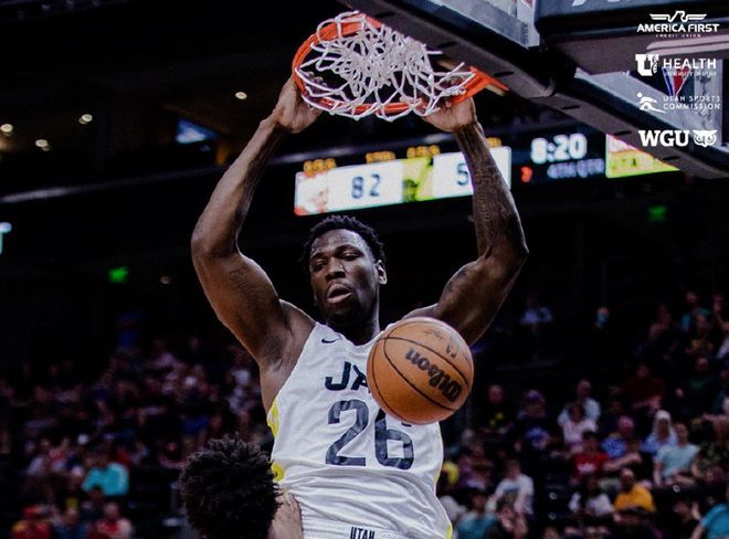 布朗尼抓住有限機(jī)會展現(xiàn)潛力，半場七分三籃板一蓋帽閃耀NBA賽場