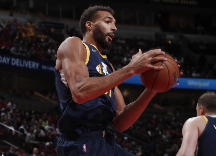 公牛后衛(wèi)半場遭遇尷尬局面，拉文等多位球星手感冰涼