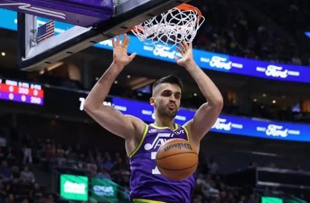 建議，霍姆斯正式加盟帕納辛納科斯，感受重視與籃球新旅程