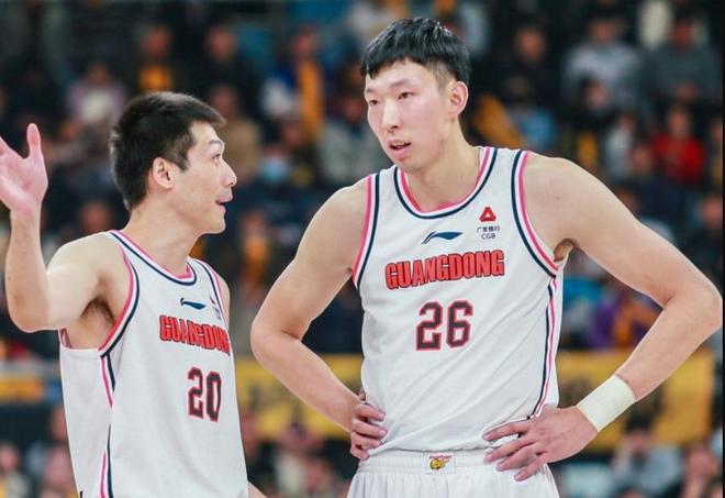 廣東男籃更新注冊(cè)名單，上賽季最佳第六人任駿飛缺席，新篇章開(kāi)啟